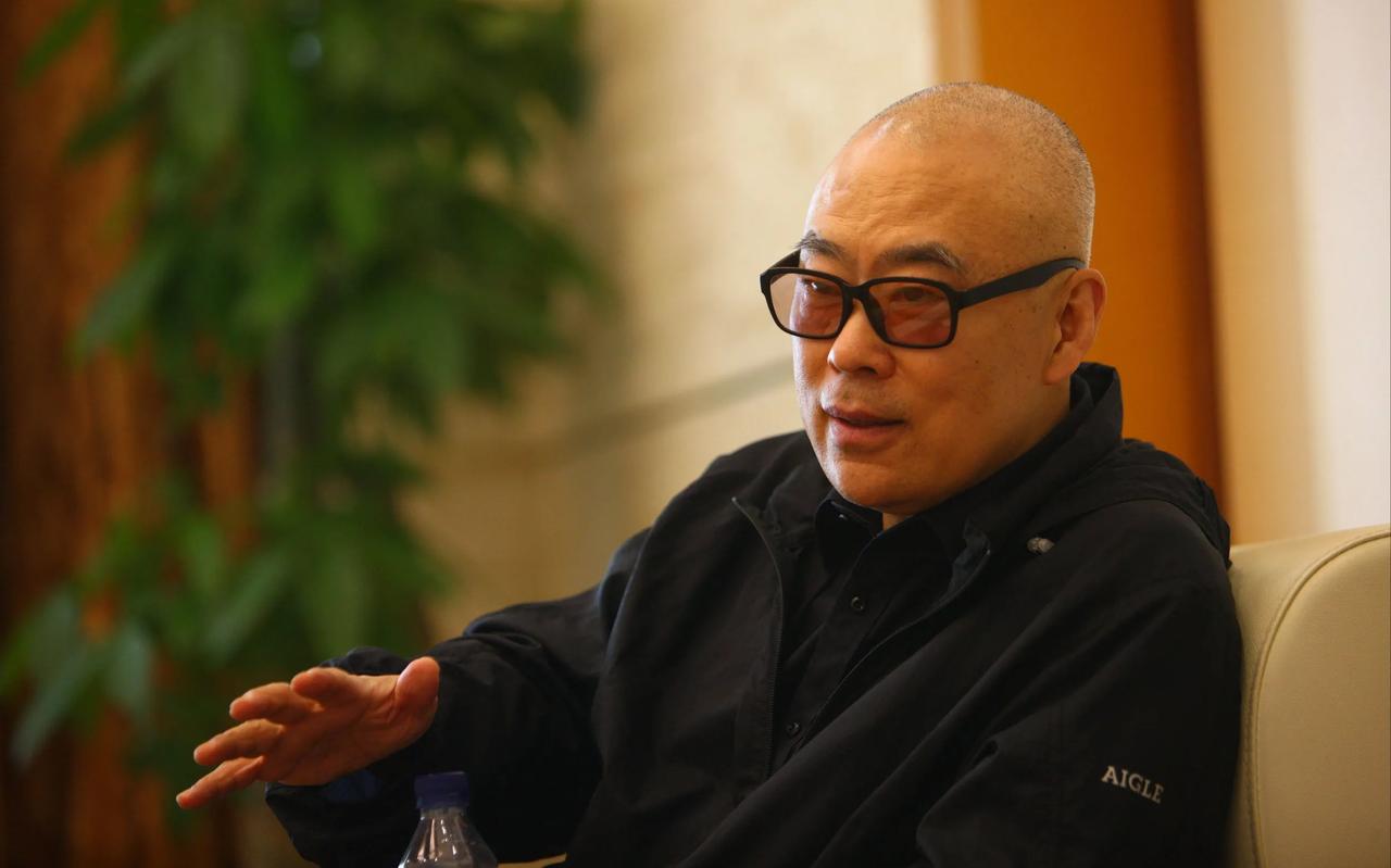 嘿，有那么一次啊，童话大王郑渊洁去参加作家笔会。这时候，有人问他有没有读过陀思妥