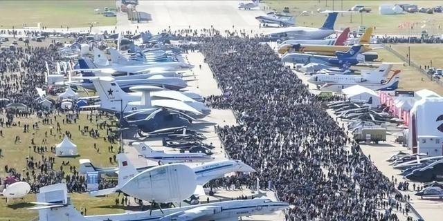 在这个世界上，若美国倒下，全球或许会更太平；若俄罗斯倒下，中国将面临威胁更多些；