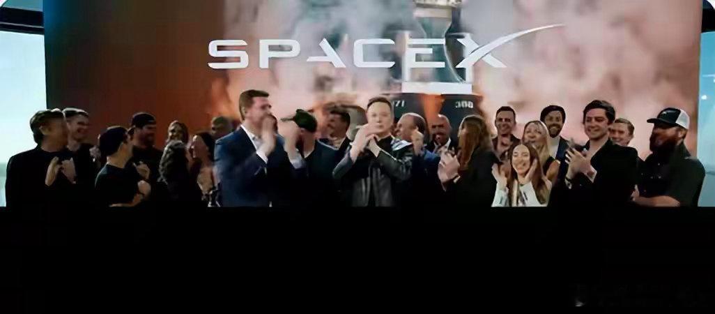 SpaceX在纳斯达克敲响上市钟，股票代码SPCX6月12日，SpaceX在纳斯