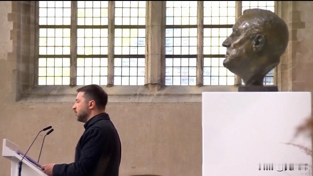 泽连斯基：俄罗斯试图“将乌克兰从地球上彻底抹去，而且目标不止于乌克兰”

4月1