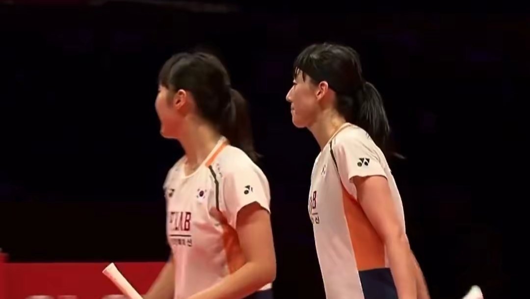 BWF总决赛丨白荷娜/李绍希2比0福岛由纪/松本麻佑，夺得女双冠军世界羽联年终总