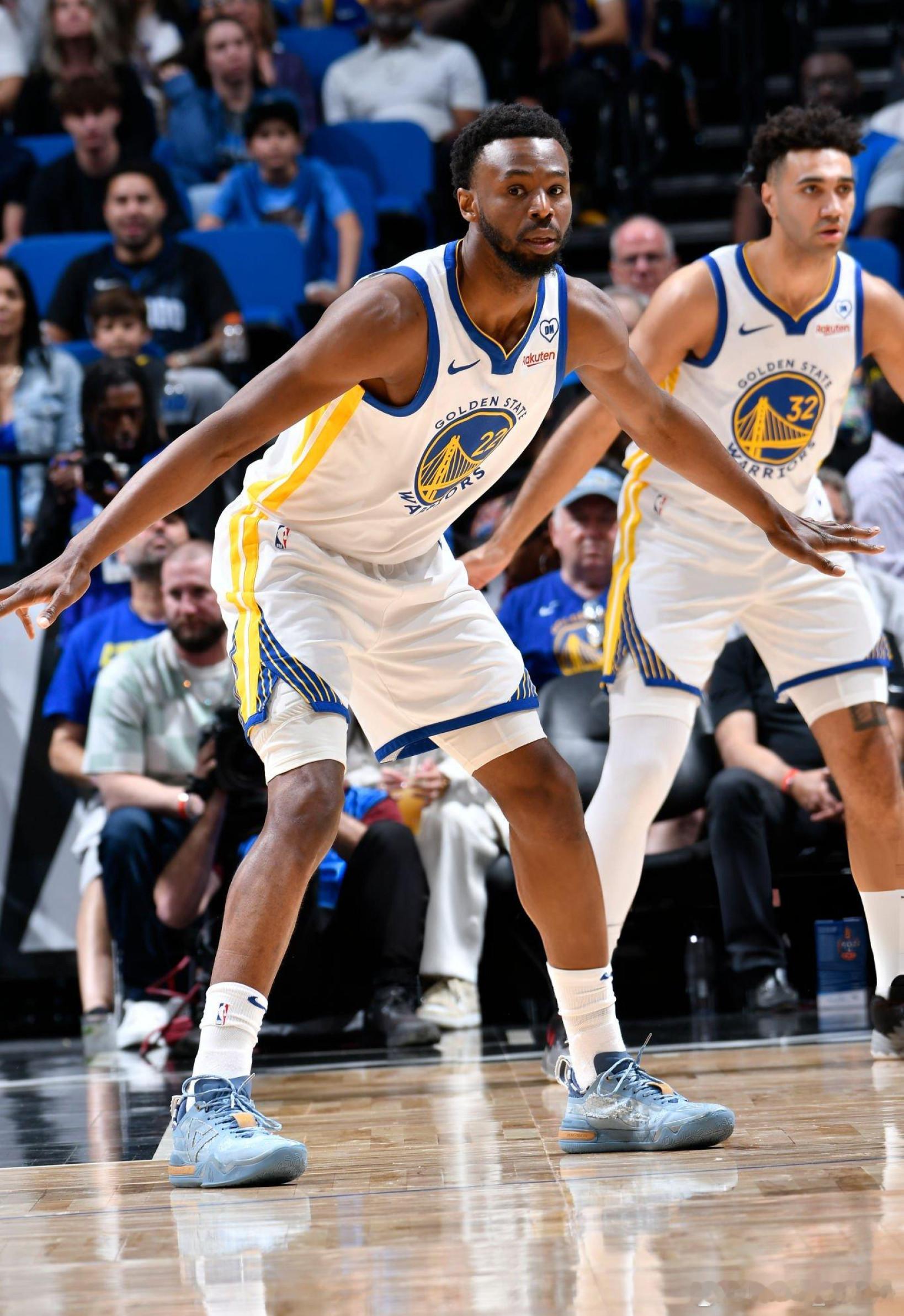 攻与守[照相机][照相机]#安德鲁维金斯[超话]##篮球热力一夏# ​​​