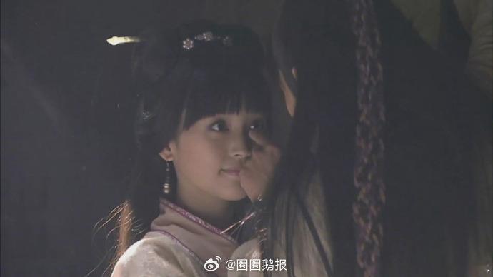 金莎真名雀骨 温婉大气的古装气质太绝了，淡紫色调温柔又显贵，发钗点缀恰到好处，金