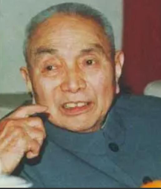 1997年10月20日，郭汝瑰被一辆大货车撞倒，抢救无效身亡，三天后，他家突然收