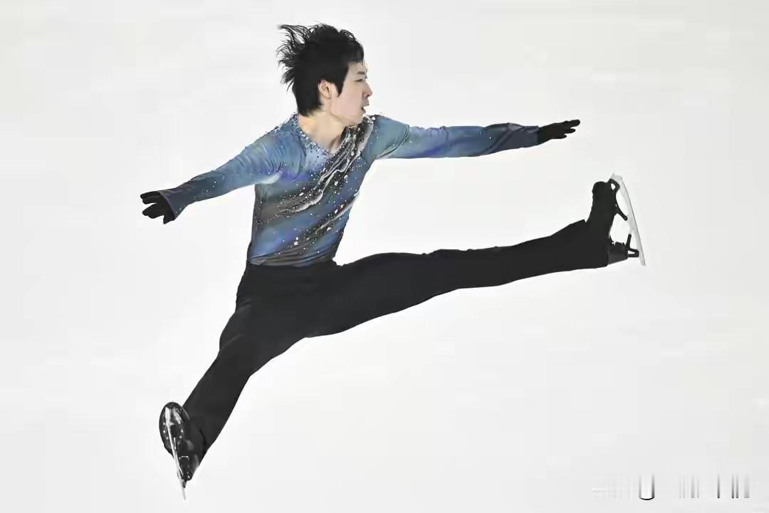 全国花样滑冰锦标赛进行了男单短节目的比拼，金博洋虽然在四周跳落地出现翻身，但整体
