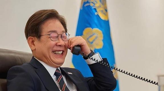 今天韩国大法院一锤定音，一名驻韩美军军务人员因为走私冰毒，终审被判了6年有期徒刑