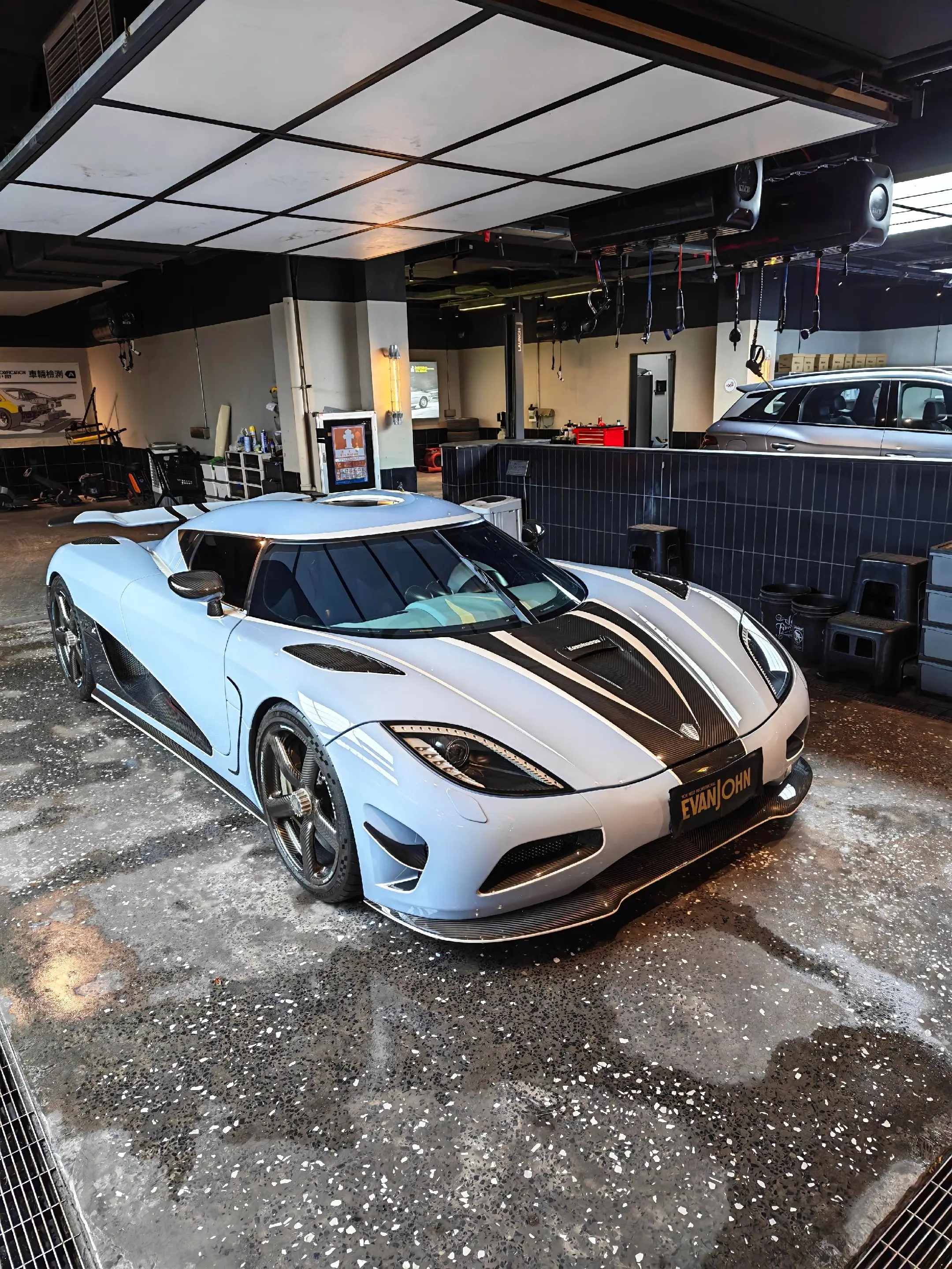 曾经zy的座驾兜兜转转一圈又落入深圳大佬名下，居然出现在深圳湾。