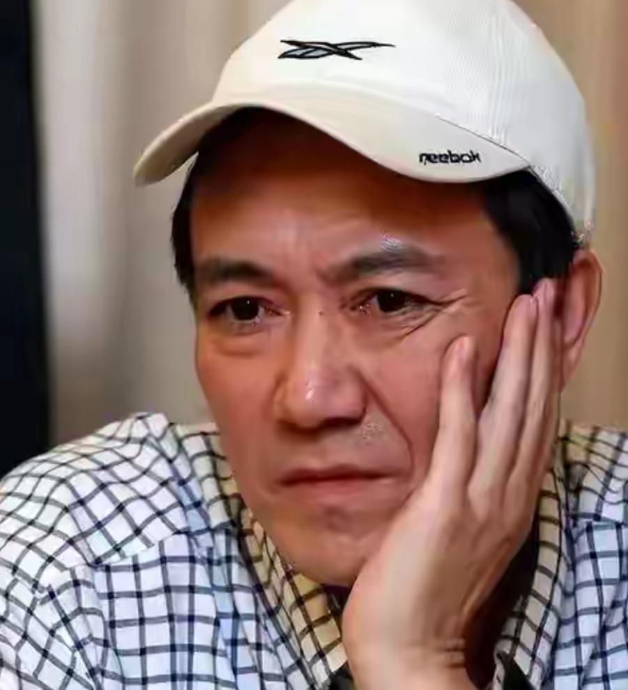 善恶终有报!“抛妻弃子”的李幼斌，现在等来的是儿子30年的报复
娱乐