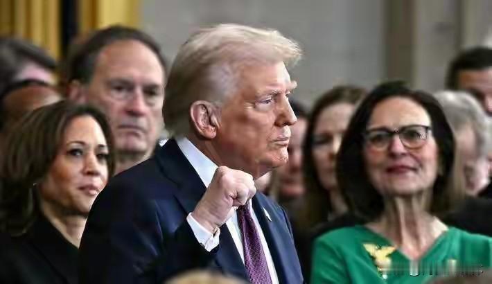 盟友倒戈、欧洲自立，美国急派人访华！特朗普霸权棋局彻底崩盘
 
2026年开年，