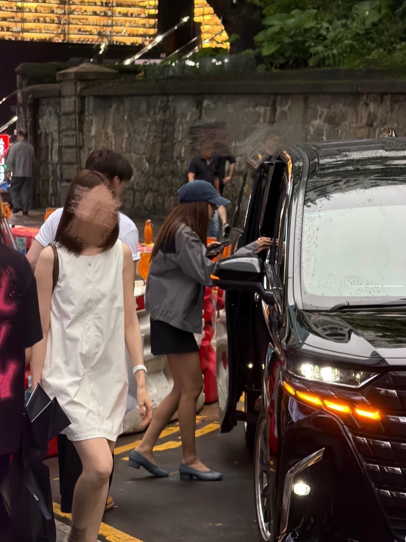 被喜欢她很久的粉丝偶遇了香港尖沙咀偶遇lisa尖沙咀海防道偶遇lisa
