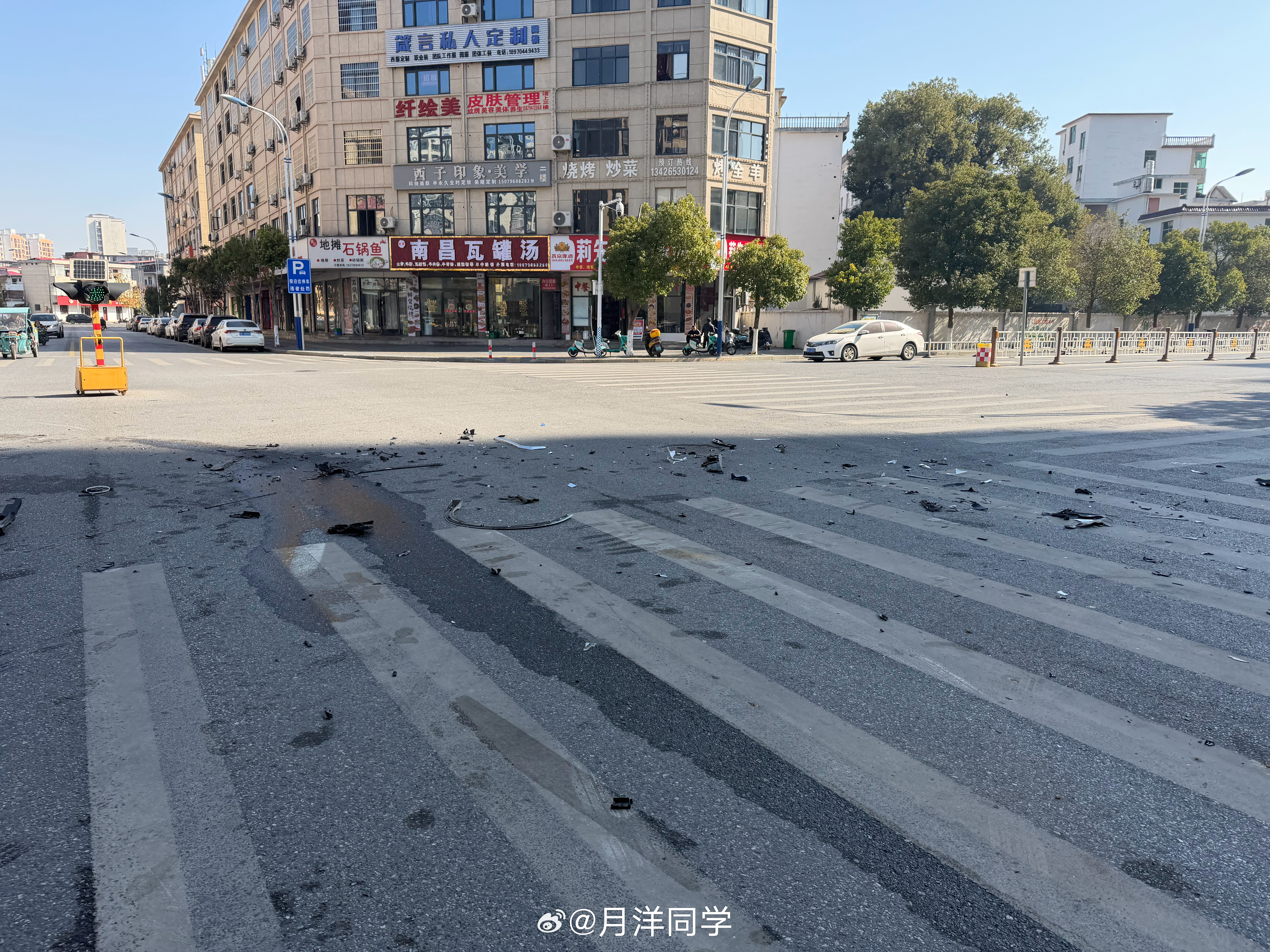 这两台车是经历了什么…… 吉安