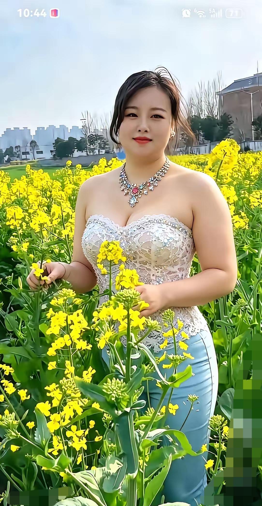 景美人甜好身材