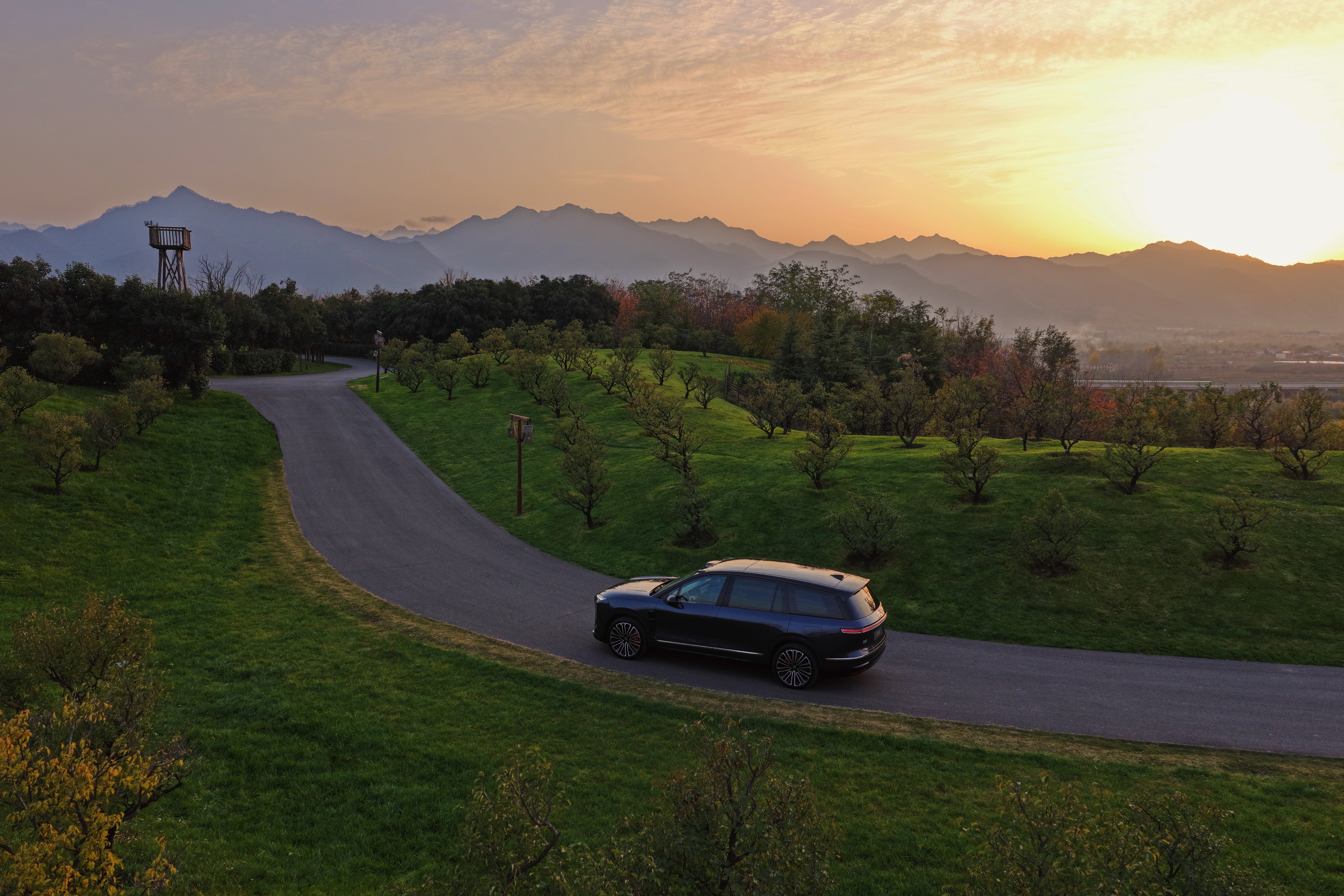 会飞的哈苏拍车｜蔚来全新ES8 