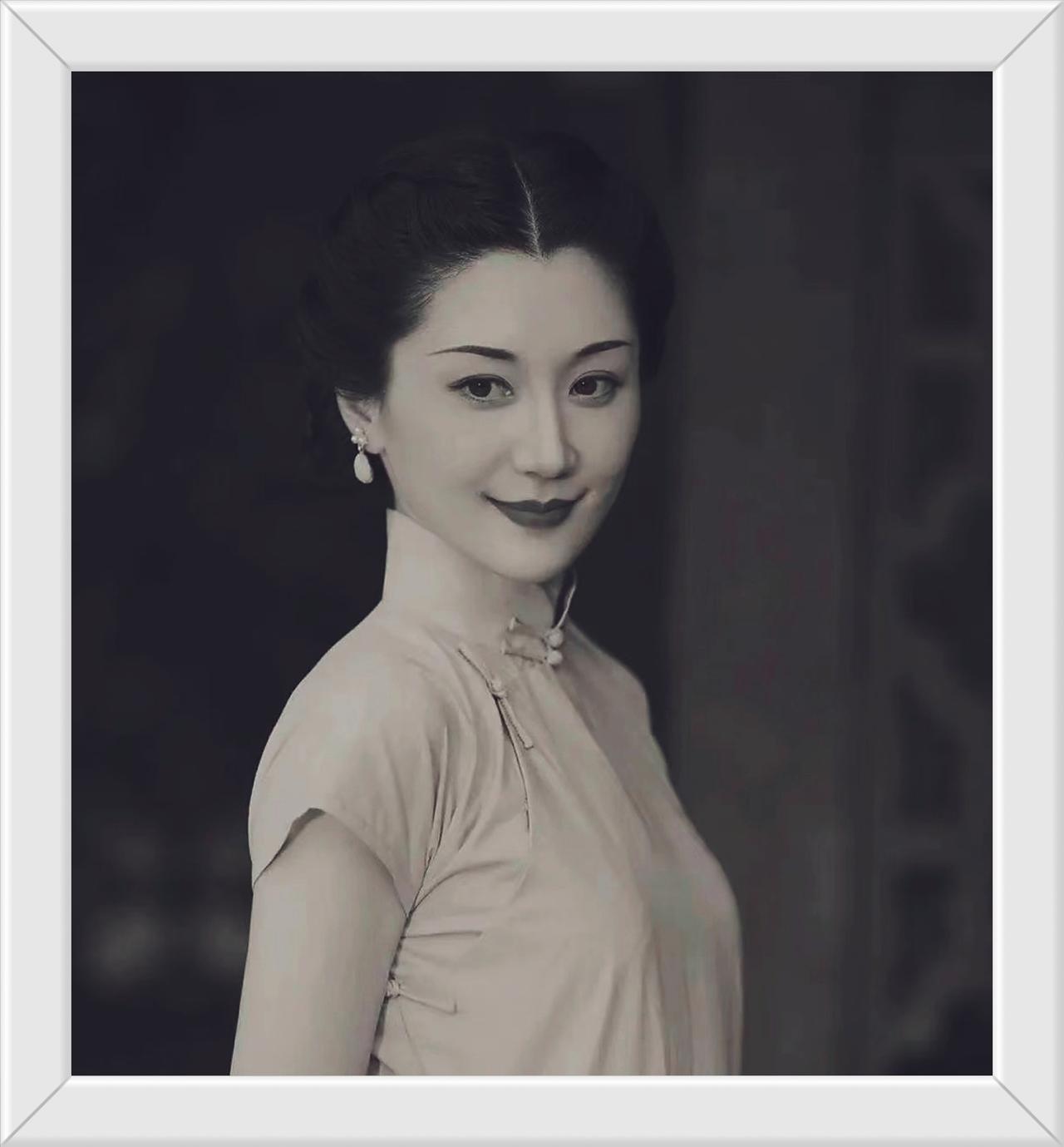 1930年，杜月笙的发妻沈月英和表哥私会，云雨过后，她含泪嘱咐表哥：你今天晚上就