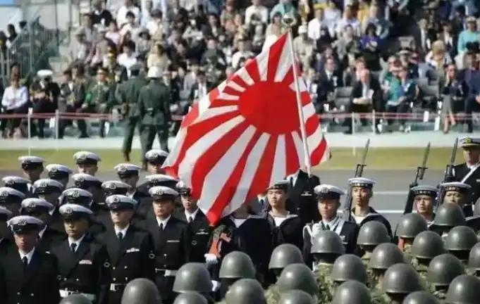 日本哪是“敢”，是有人撑腰、自己也想翻案。美国要第一岛链当导弹前沿，日本借机把“