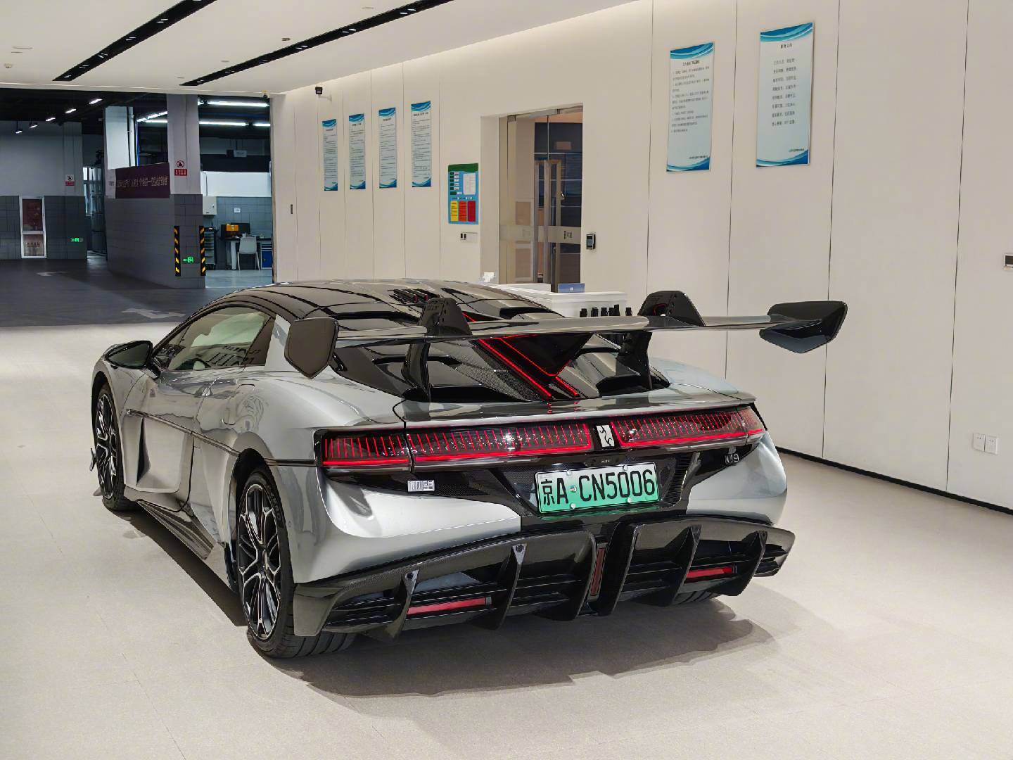 我U9送进仰望中心进行改装，你们猜官方改什么？ 