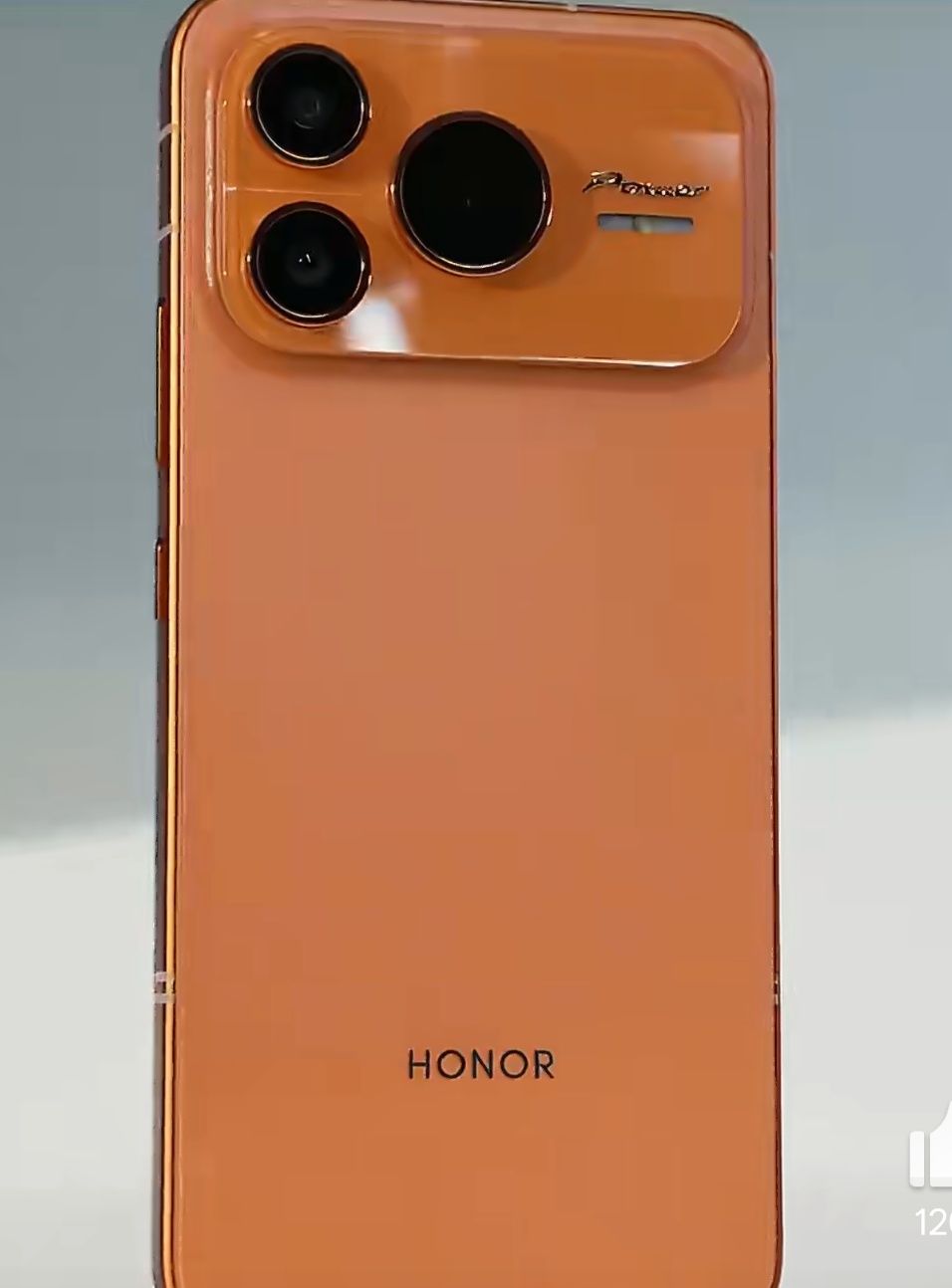 荣耀新出的手机跟苹果有什么区别 