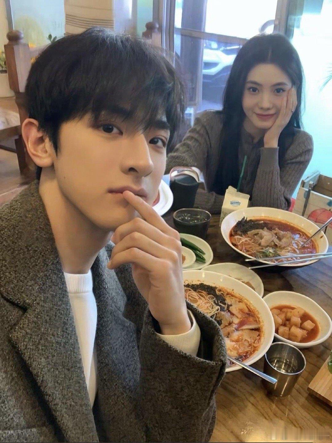 林一和刘浩存算不算最有cp感。两个人给人的磁场就觉得很吸引 ​​​