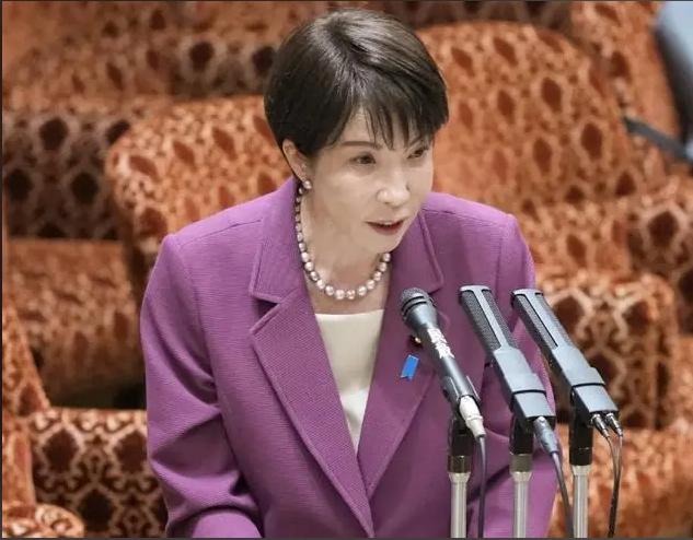 [下雨]日本最近炸锅了，网上疯传6月份石脑油就会见底，吓得不少人连夜囤日用品，小