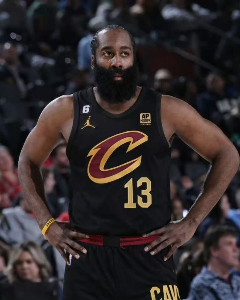 哈登可能在交易截止日前离开快船Shams报道，快船将努力在交易截止日前完成哈登的