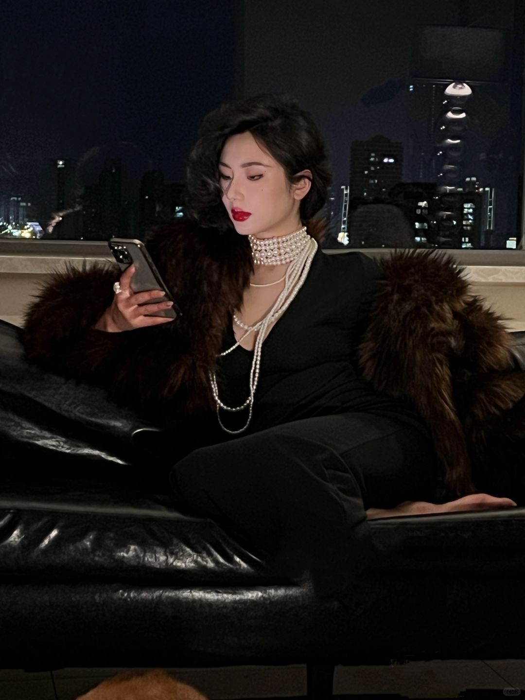 世间所有的美貌 闻起来都是金钱的味道