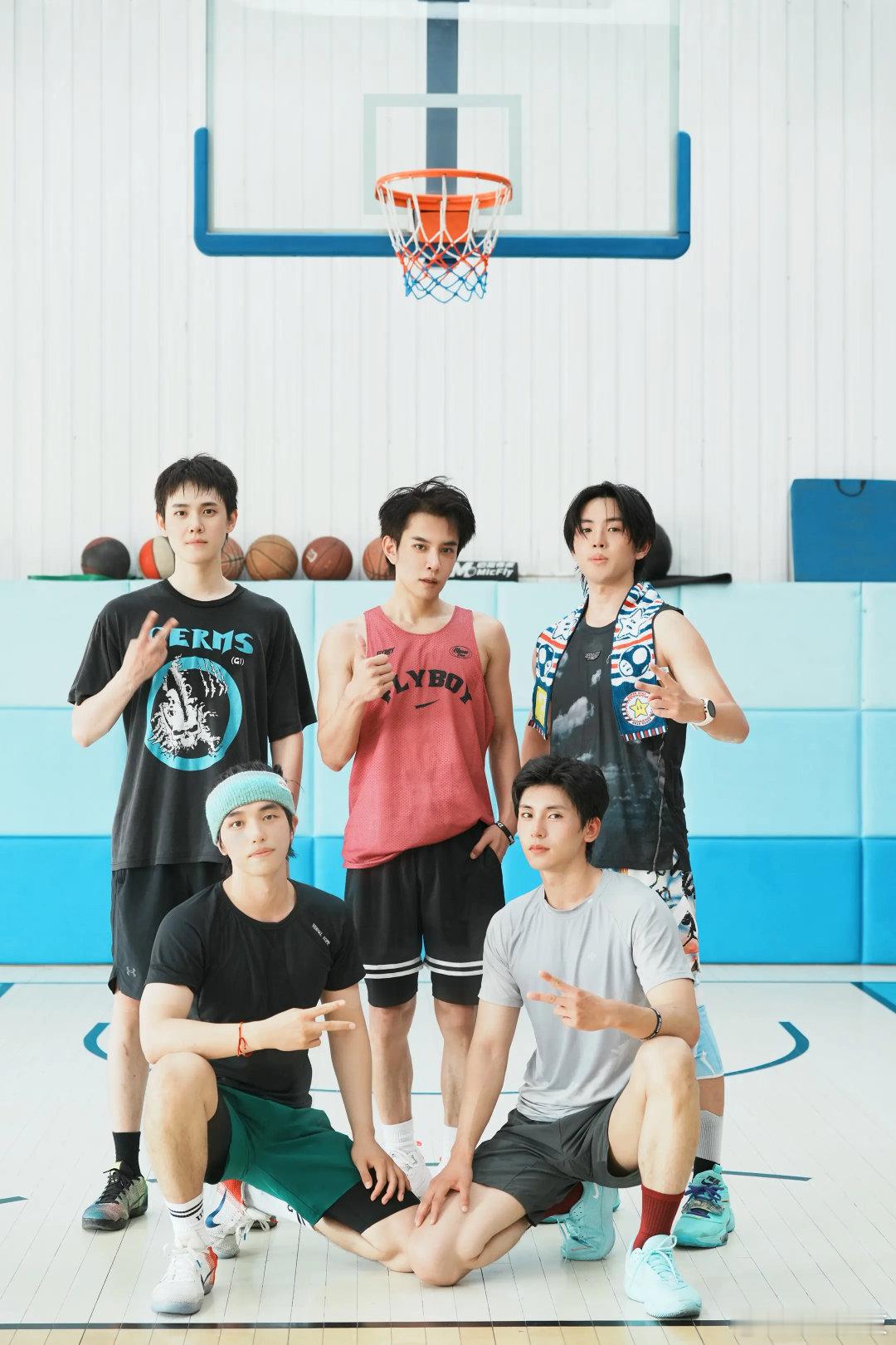 篮球 以后🏀一个人都不能少哦。范津玮 虞祎杰 ​​​