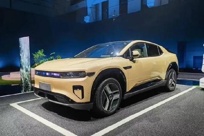 #科技新生随你而变#8
什么是新汽车?光是新能源就够了吗？！
2023长安汽车科