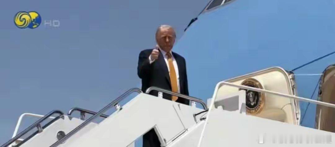 特朗普启程访华，鲁比奥、赫格塞思随行丨现场画面美国总统特朗普5月12日下午从白宫