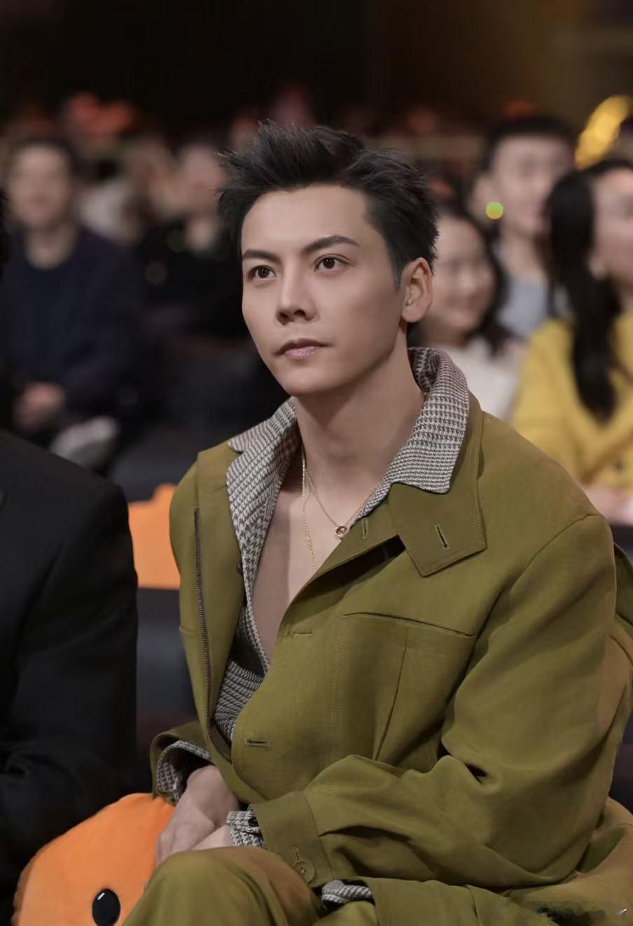 陈伟霆两次机会都是因为足够努力陈伟霆为了被看见努力了很多年 从不是偶然，陈伟霆用