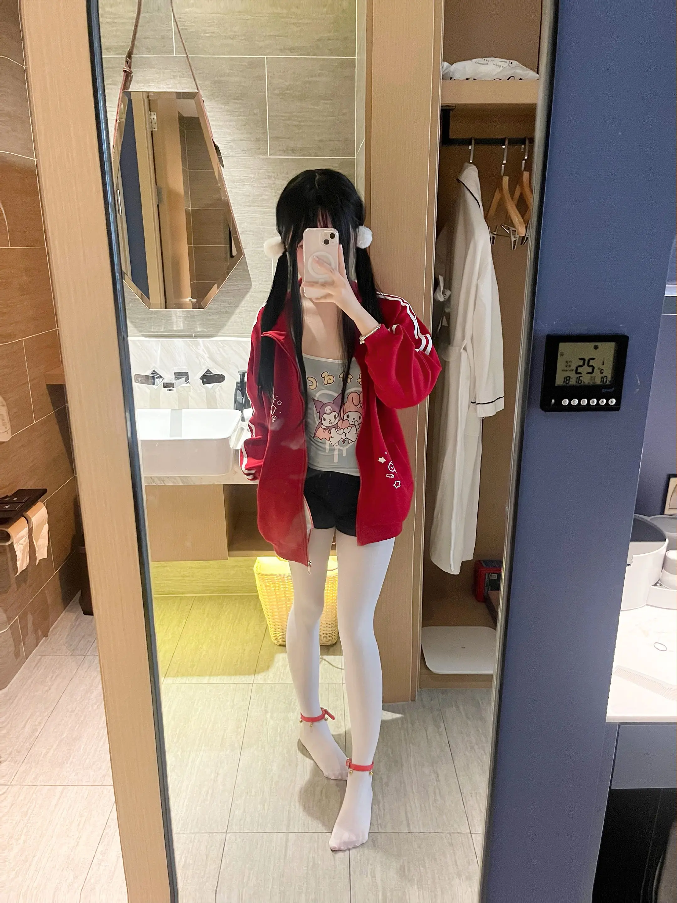 哥，你误会了，今天是植树节嫂子说想帮你种棵树我就来帮忙了，没想到不小心...