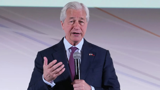 特朗普在社交媒体否认曾向摩根大通CEO戴蒙提议担任美联储主席，称相关报道完全不属