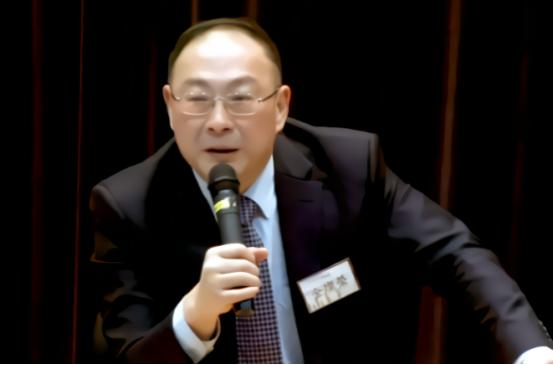 别上了他们的当
 
金灿荣教授：到了今天，还有一些“大聪明”认为，中国人口少出生