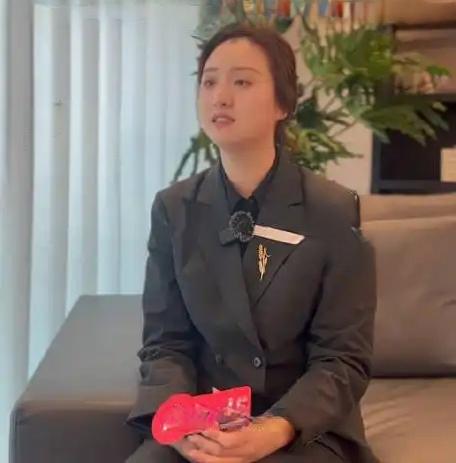 95后卖房狂女：一年卖56套，收入近百万！地产寒潮里她怎么做到的？



青岛一