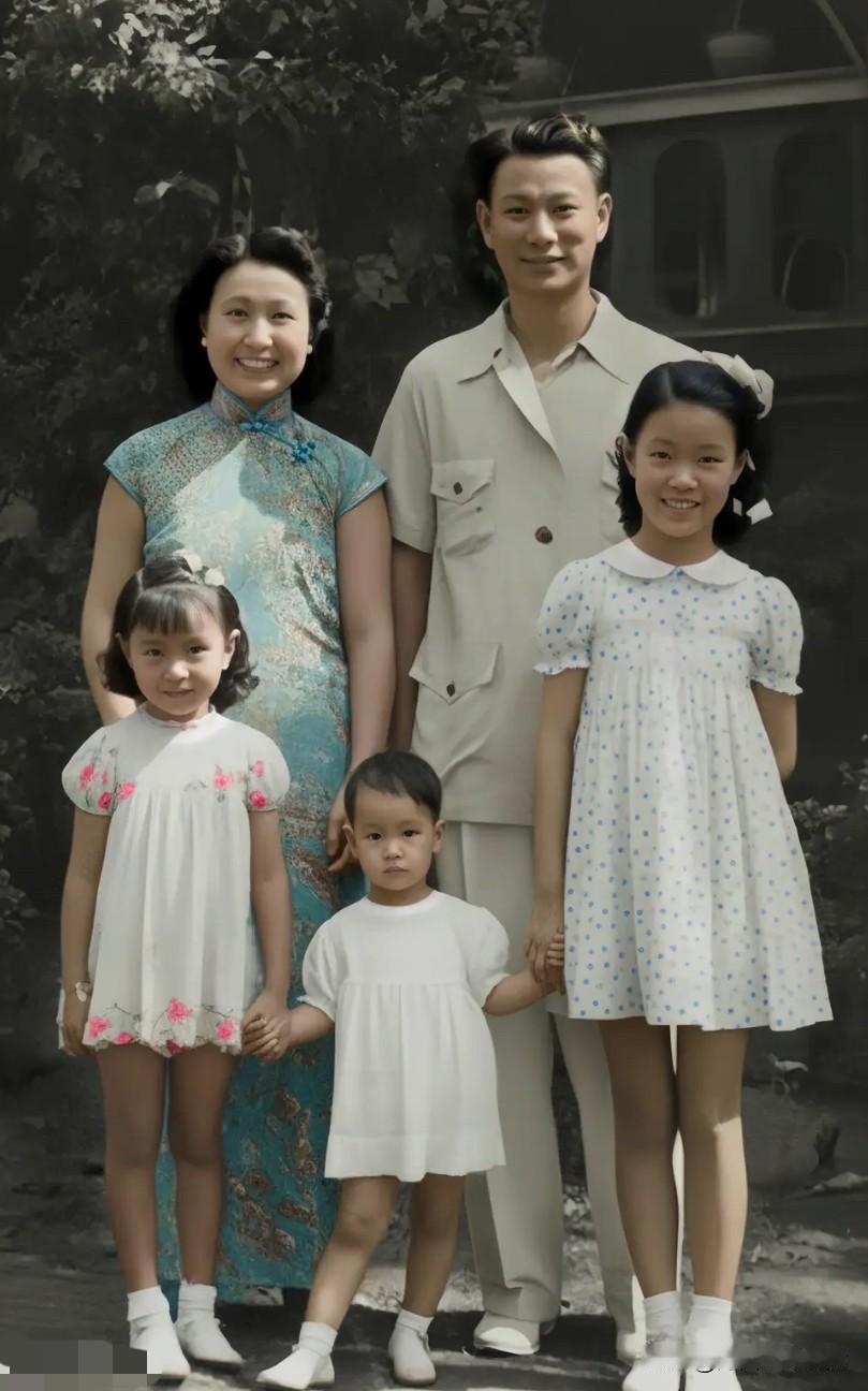 杨光泩，外交官，清华留美法学博士，时任中国驻菲律宾马尼拉总领事。
严幼韵，复旦大