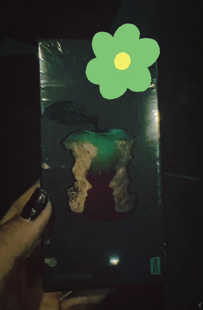 半熟男女这是在干什么，“凤凰男”“性同意”现在线下伴手礼送避孕套？？？主打一个发