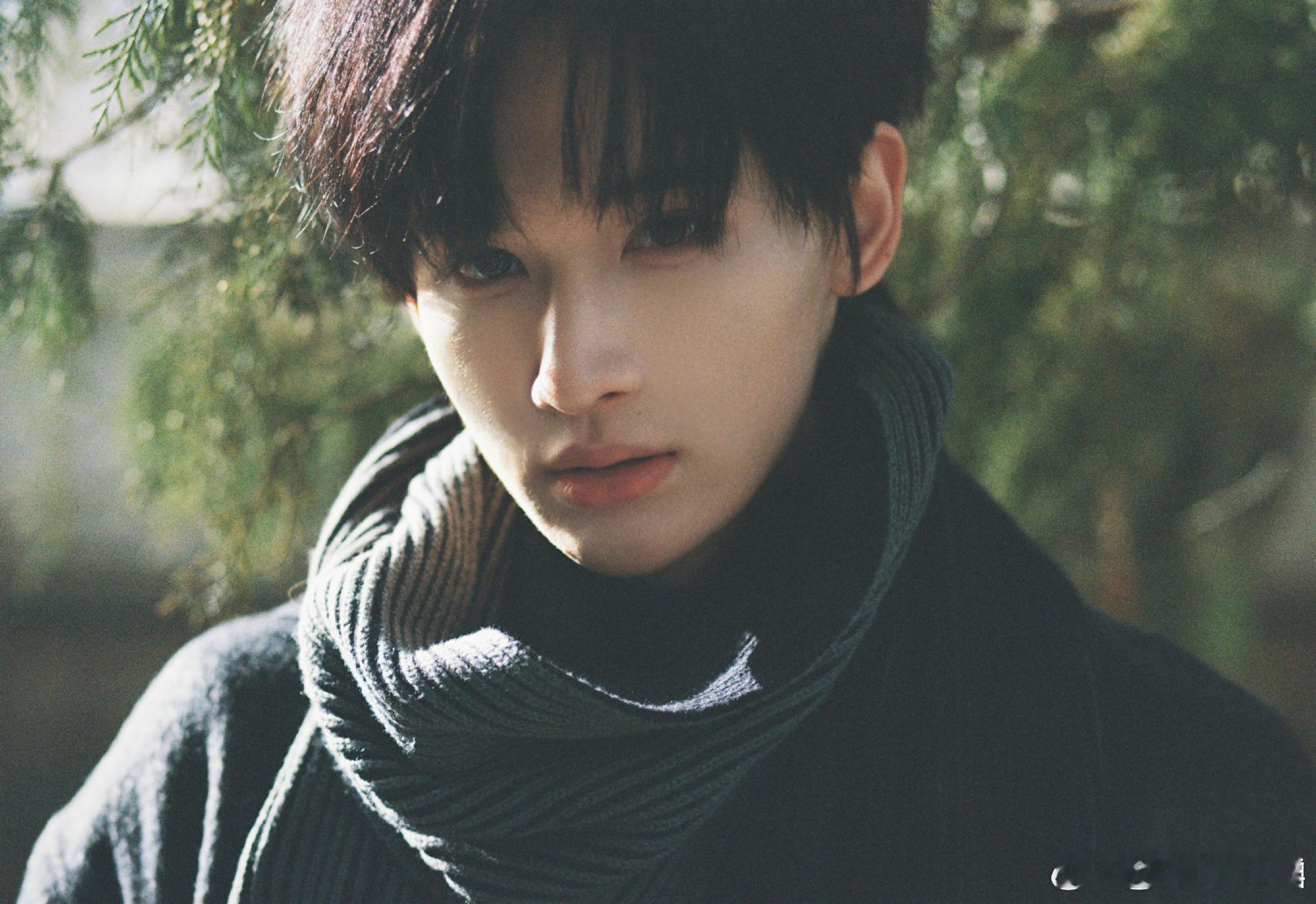 余宇涵除夕游戏直播除夕夜的限定惊喜，余宇涵游戏直播上线，帅气的模样，有趣的互动，