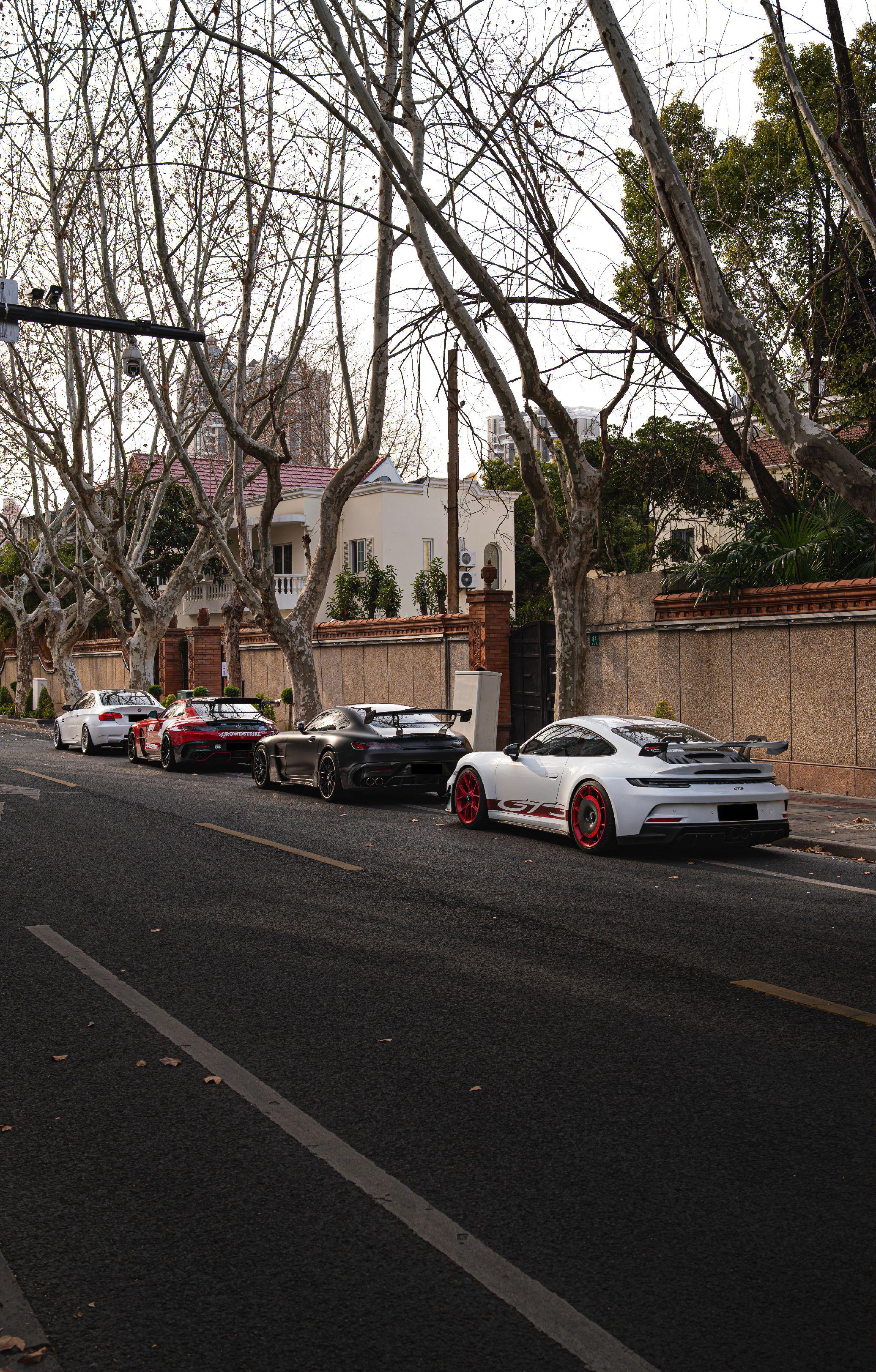 德系溜车小分队。武康路溜车小分队，前几天上海天气不错，正好大家伙溜溜车...