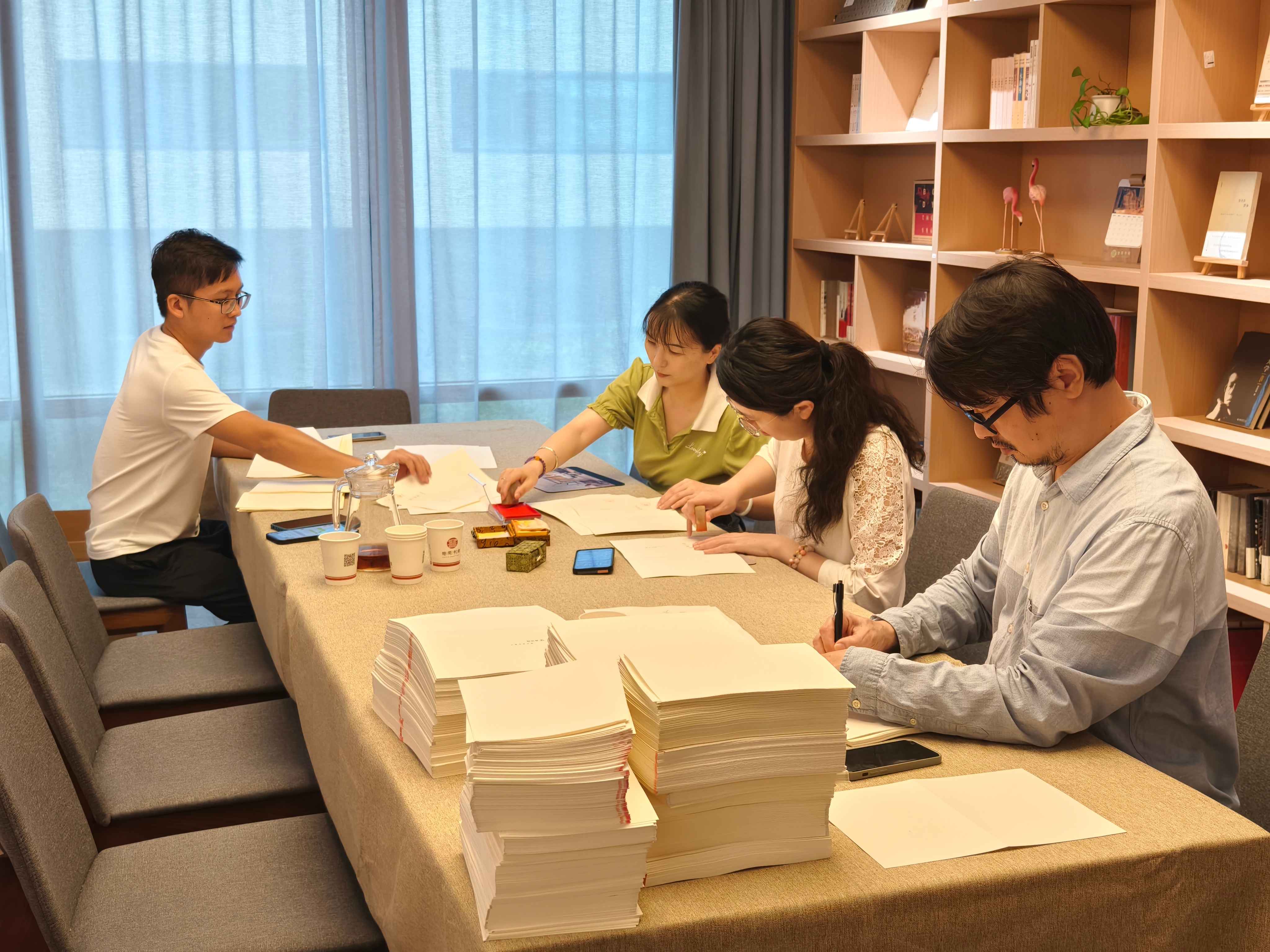 新书《细读金庸：一部严肃的古代社会史》题词签名钤印，流水线作业中[嘻嘻] ​​​