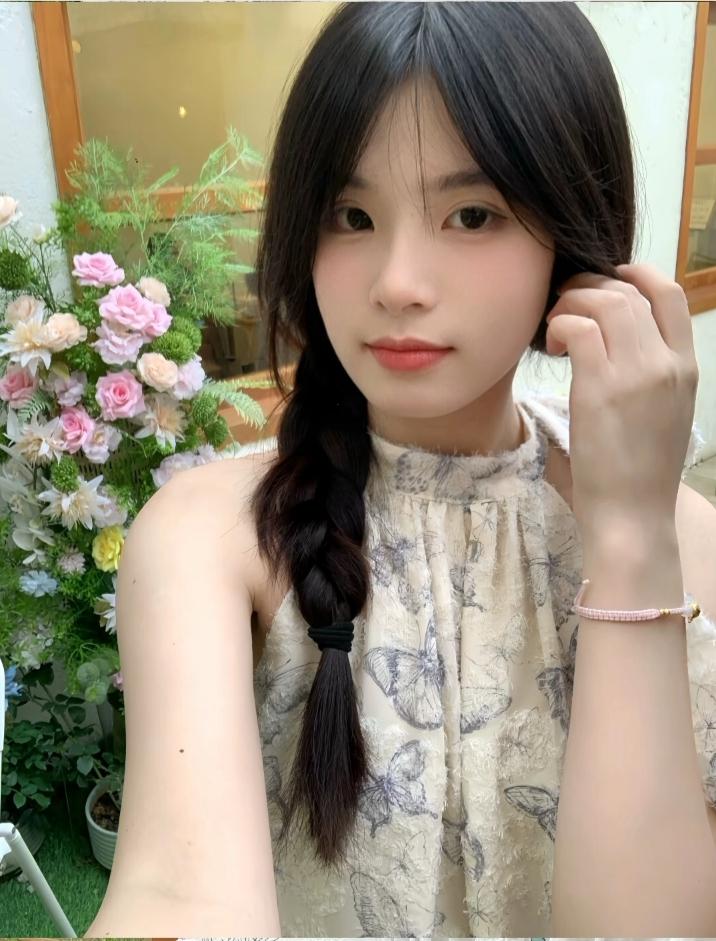 2026年8月6号7：50有年轻妇女喊谁谁谁的小弟把你写进备忘录！！！

什么老