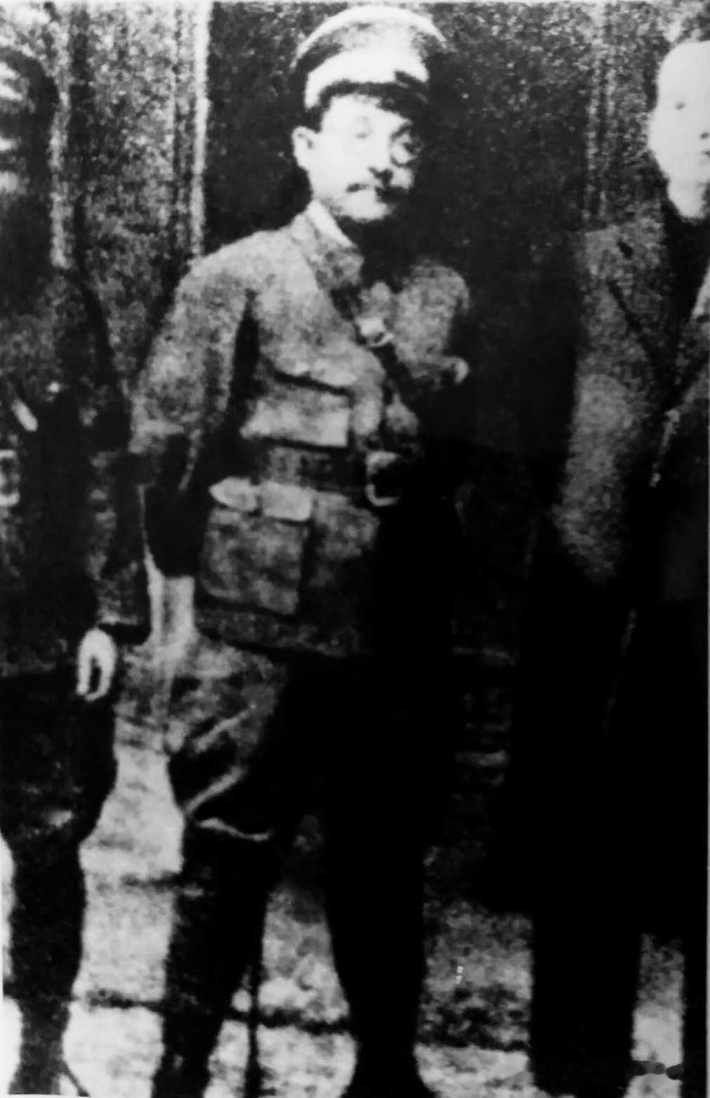 廖乾五（1886年2月18日-1930年9月3日），原名正元，又名华龙，化名刘省