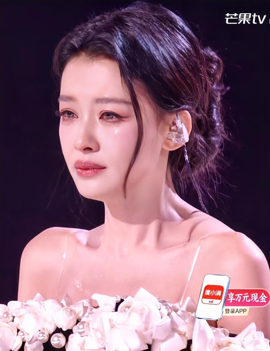 阚清子赢了孙怡！《乘风2026》一公上半场首位淘汰姐姐：赵子琪。
一首《遗憾》，