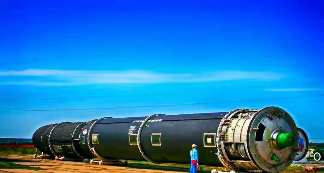 轰隆一声巨响，核导弹爆炸，俄军再次让普京失望，对美国底牌没了
