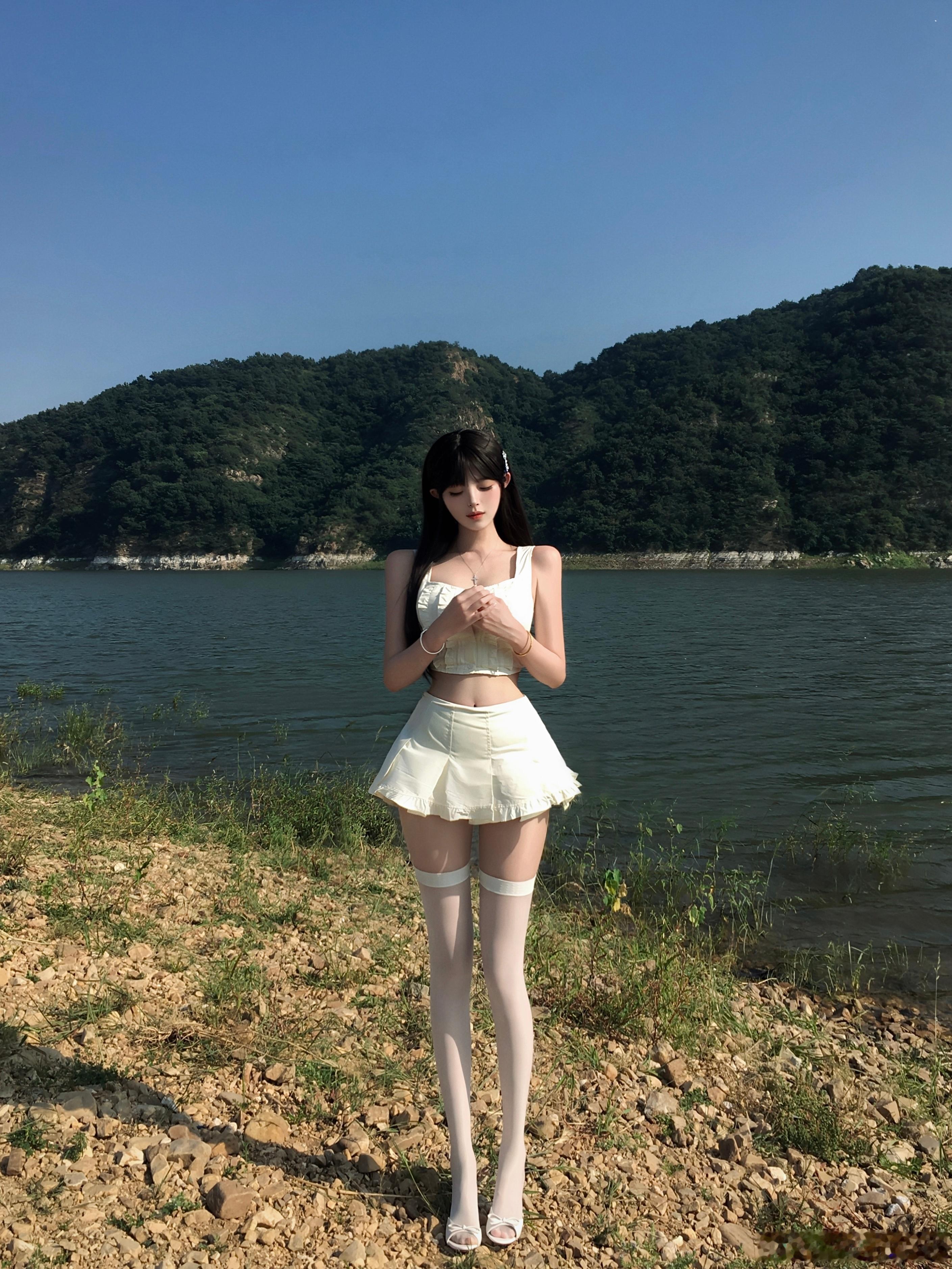 她的白🕊️ 