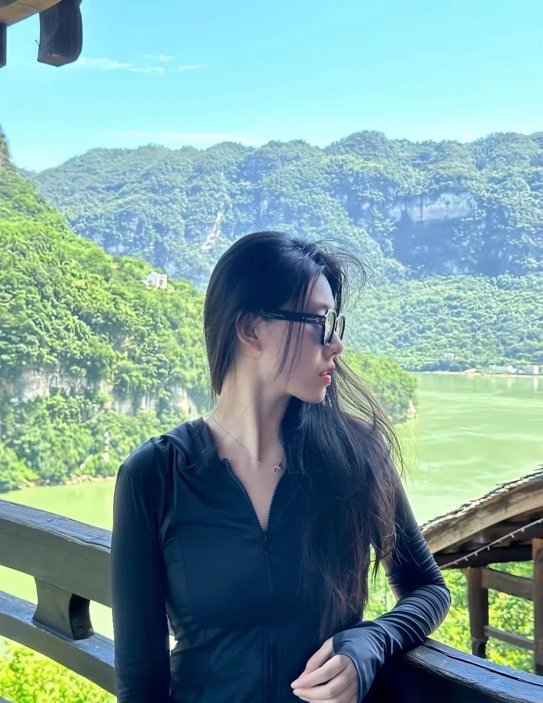 3年前和3年后感觉好像胖了丑了好多呜呜
这些年来的变化