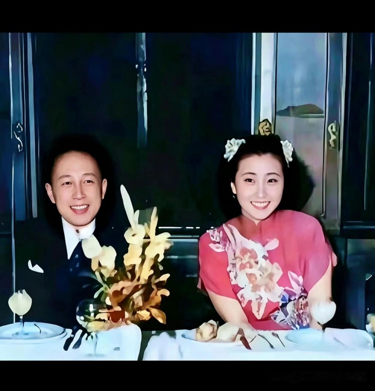 1947年，上海和平饭店，钱学森与妻子蒋英在此举办结婚仪式。镜头下的钱学森身着西
