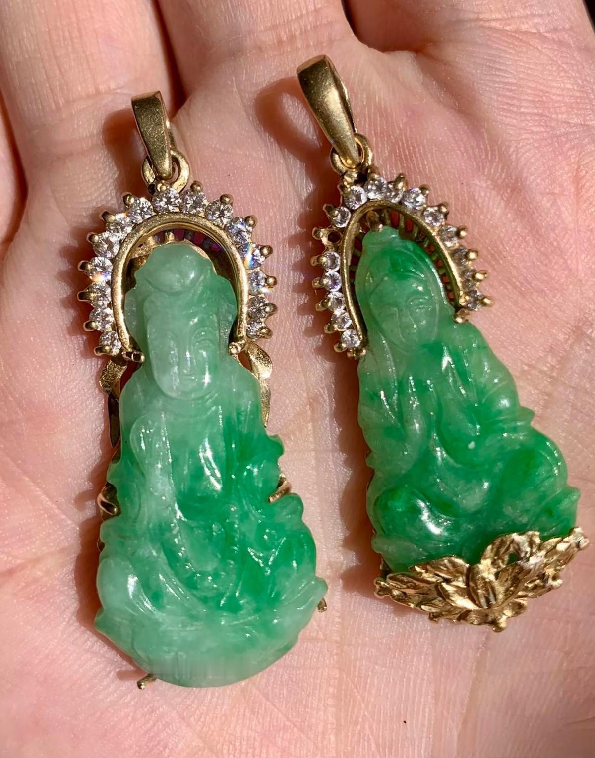 300加元的翡翠吊坠！同事去温哥华出差，在一家中古店看上两个绿色佛公，金色的托子