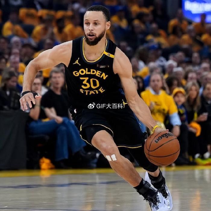 库里再轰38分，生涯48次单场至少9个三分，勇士本赛季悬了
库里都轰成那样了，结