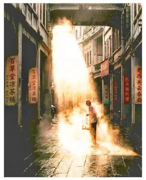 AI照片如何骗过5位评委，荣获摄影比赛冠军？这一事件揭示了当前艺术竞赛面临的挑战