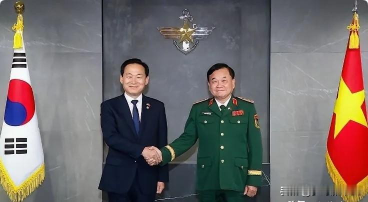 最新！新闻
 
越南副防长访韩耍出格？对韩国女公务员动手，韩方抗议引热议？
 