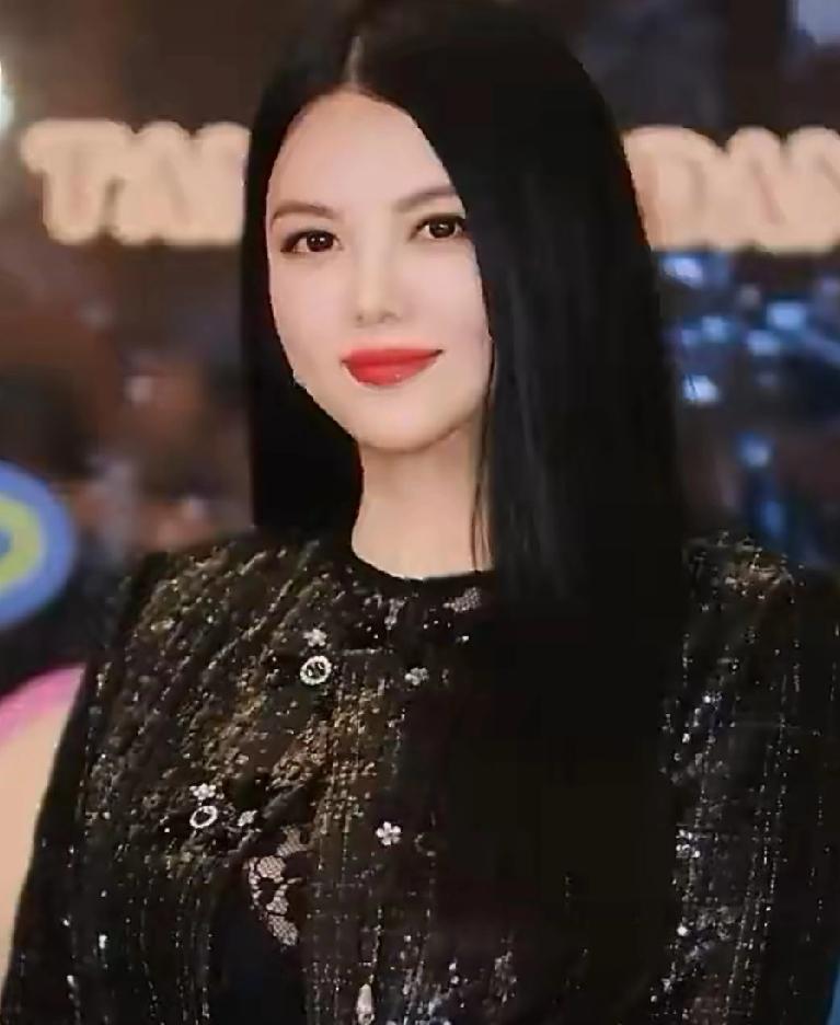 做人还是得低调点，切莫高调炫富，如今李湘的遭遇就是最好的例子。

1月16日，知